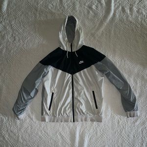 Nike Sportswear Windbreaker Large